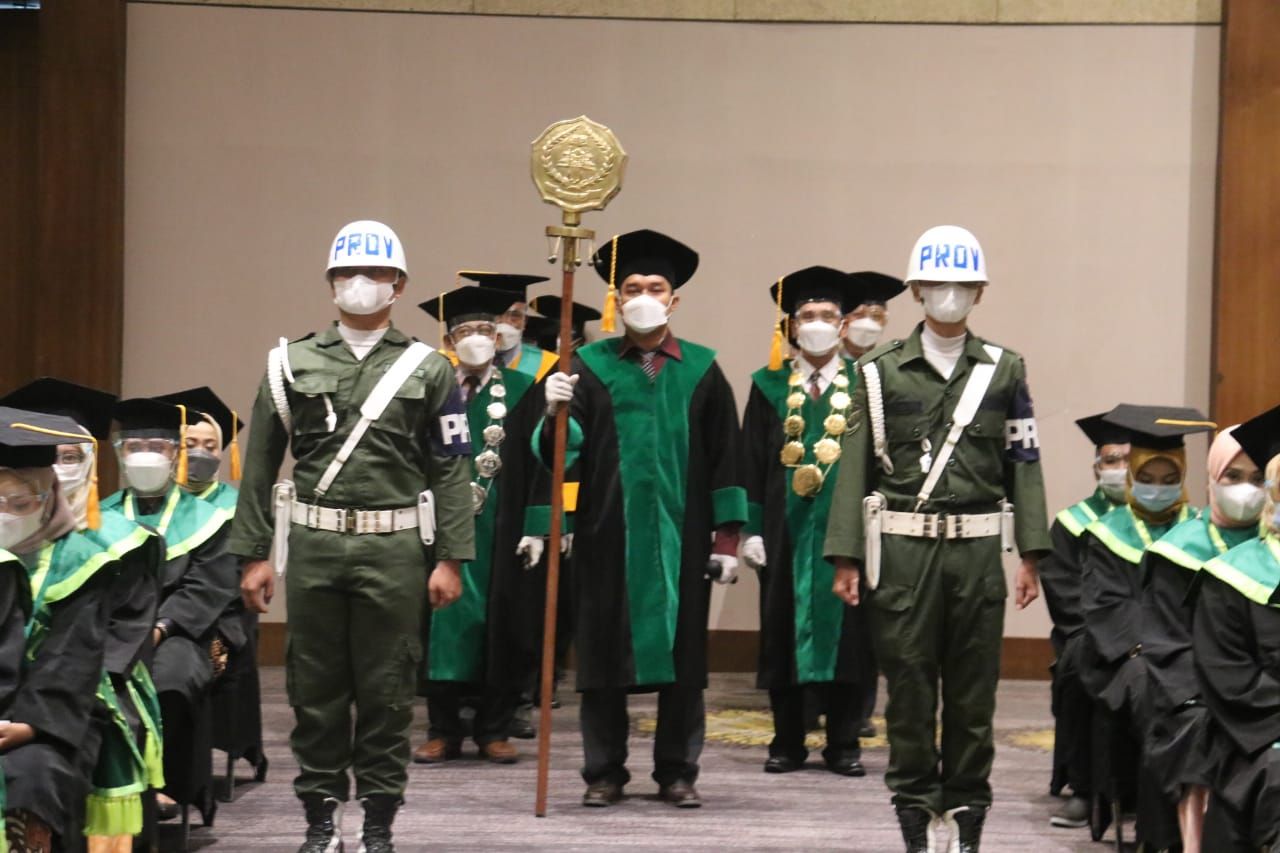 Wisuda XXIII IAIN Cirebon Digelar 3 Hari, FITK di Hari Pertama, Rektor Sumanta Paparkan Visi Misi Transformasi Lembaga dan Integrasi Keilmuan 2 Wisuda XXIII IAIN Cirebon Digelar 3 Hari, FITK di Hari Pertama, Rektor Sumanta Paparkan Visi Misi Transformasi Lembaga dan Integrasi Keilmuan 3